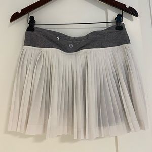 Lululemon tennis skirt size 4 great